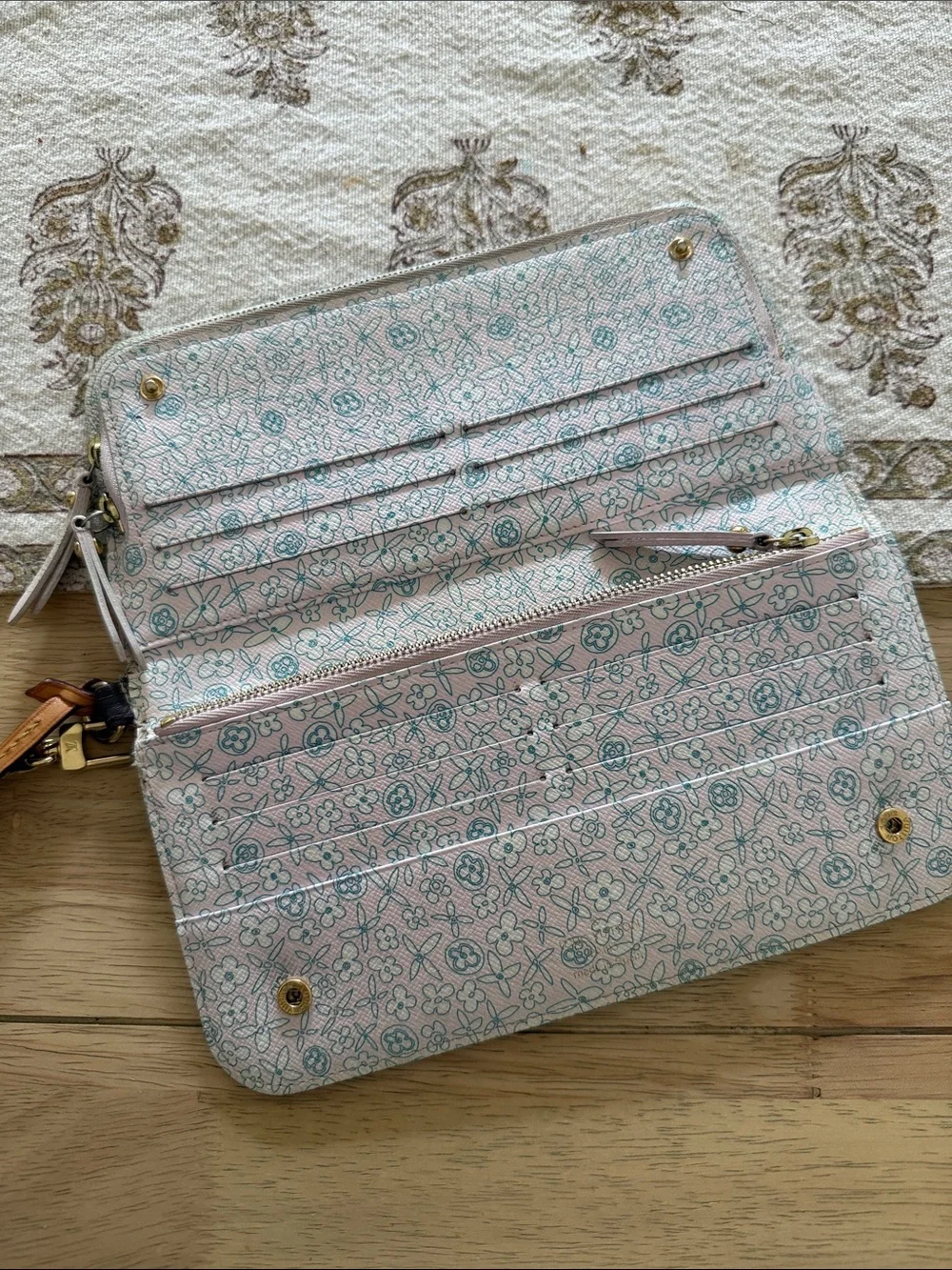Louis Vuitton Monogram Wallet with Floral pattern